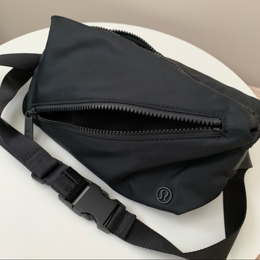 EUC Lululemon Fanny Pack